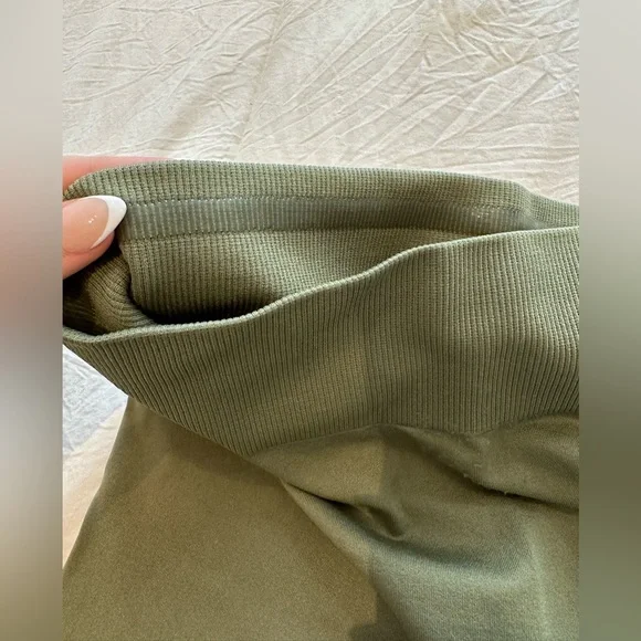 WBK Mid-Rise Summer Leggings - Picture 9 of 12